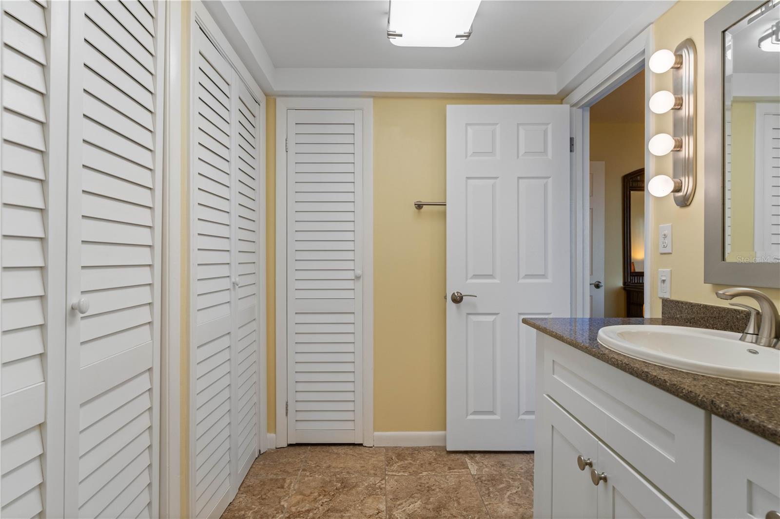 COLONY POINT - Residential