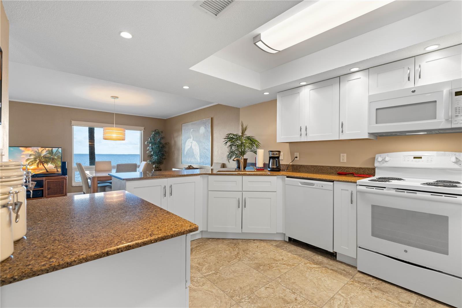 COLONY POINT - Residential