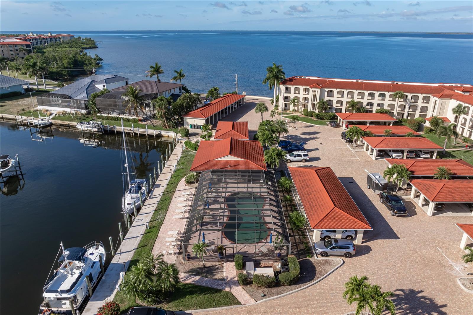 COLONY POINT - Residential