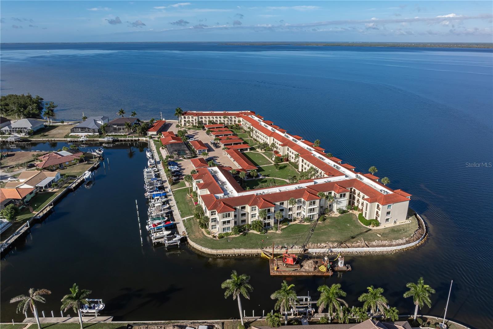 COLONY POINT - Residential