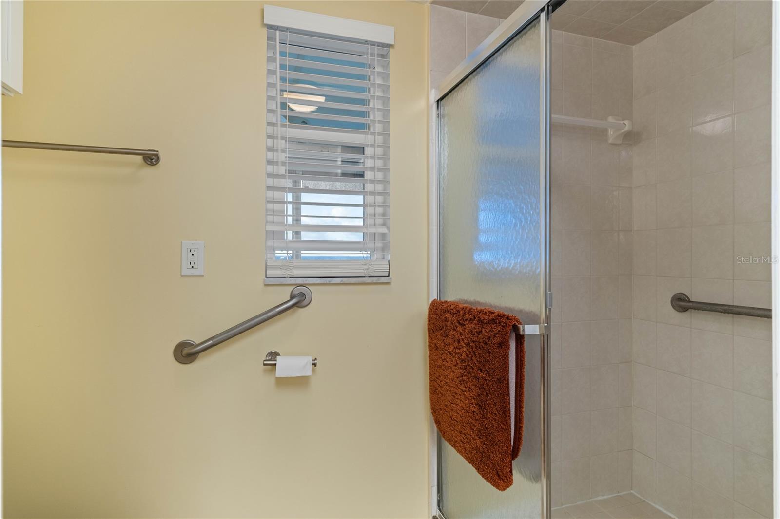 COLONY POINT - Residential