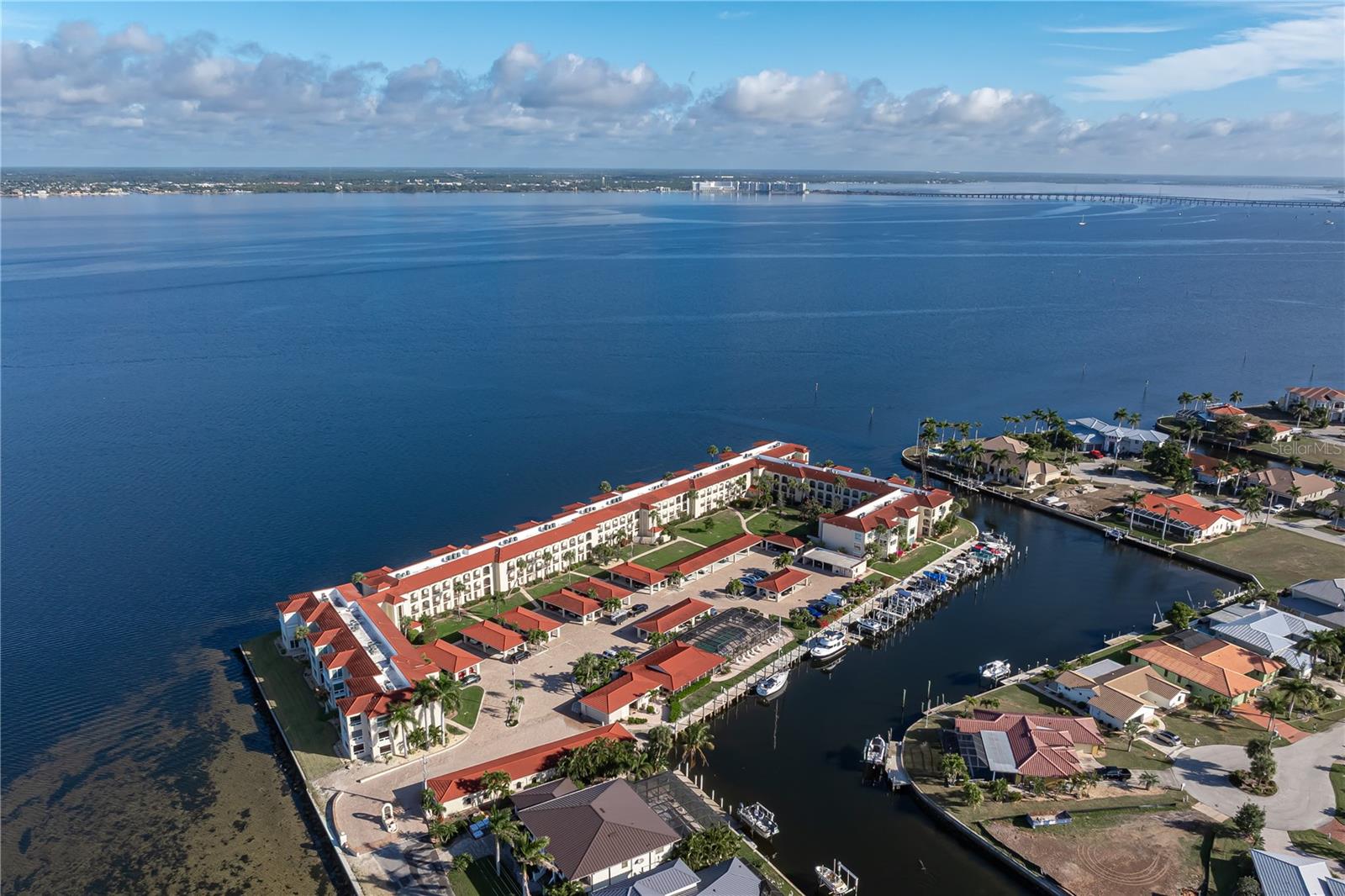 COLONY POINT - Residential