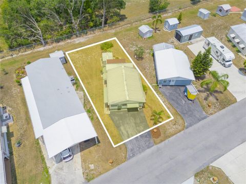 A home in LAKE WALES