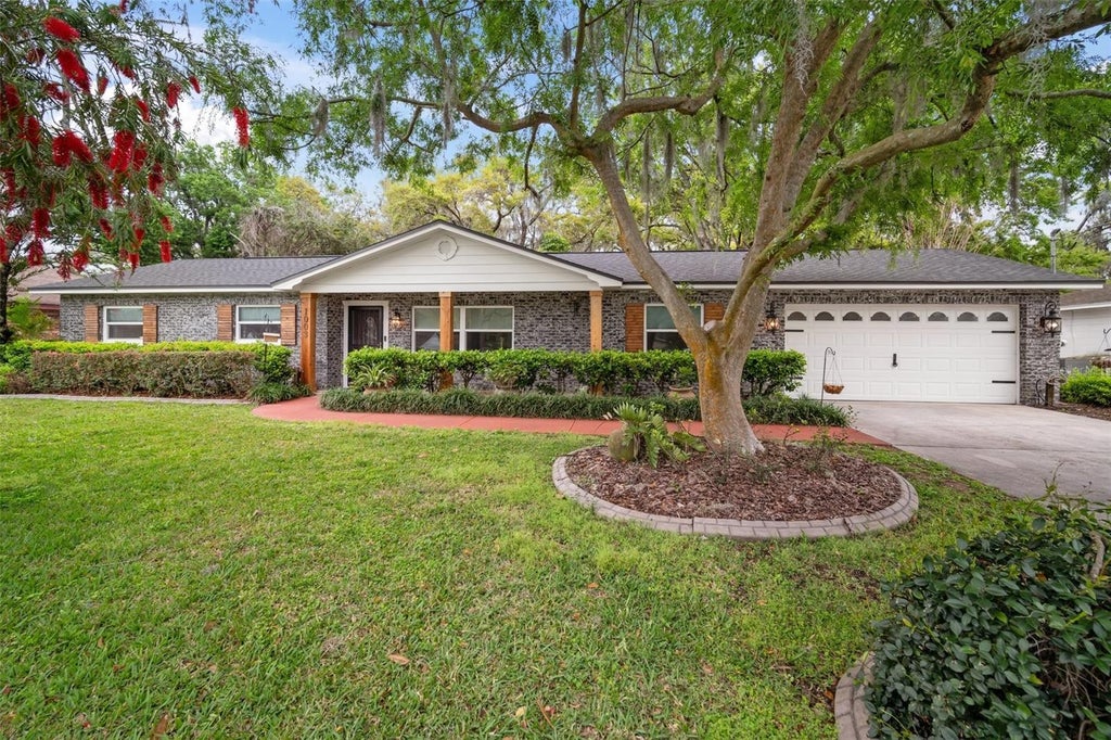 Photo of 1003 Mandalay Drive, Brandon, FL 33511 (MLS # TB8551782)
