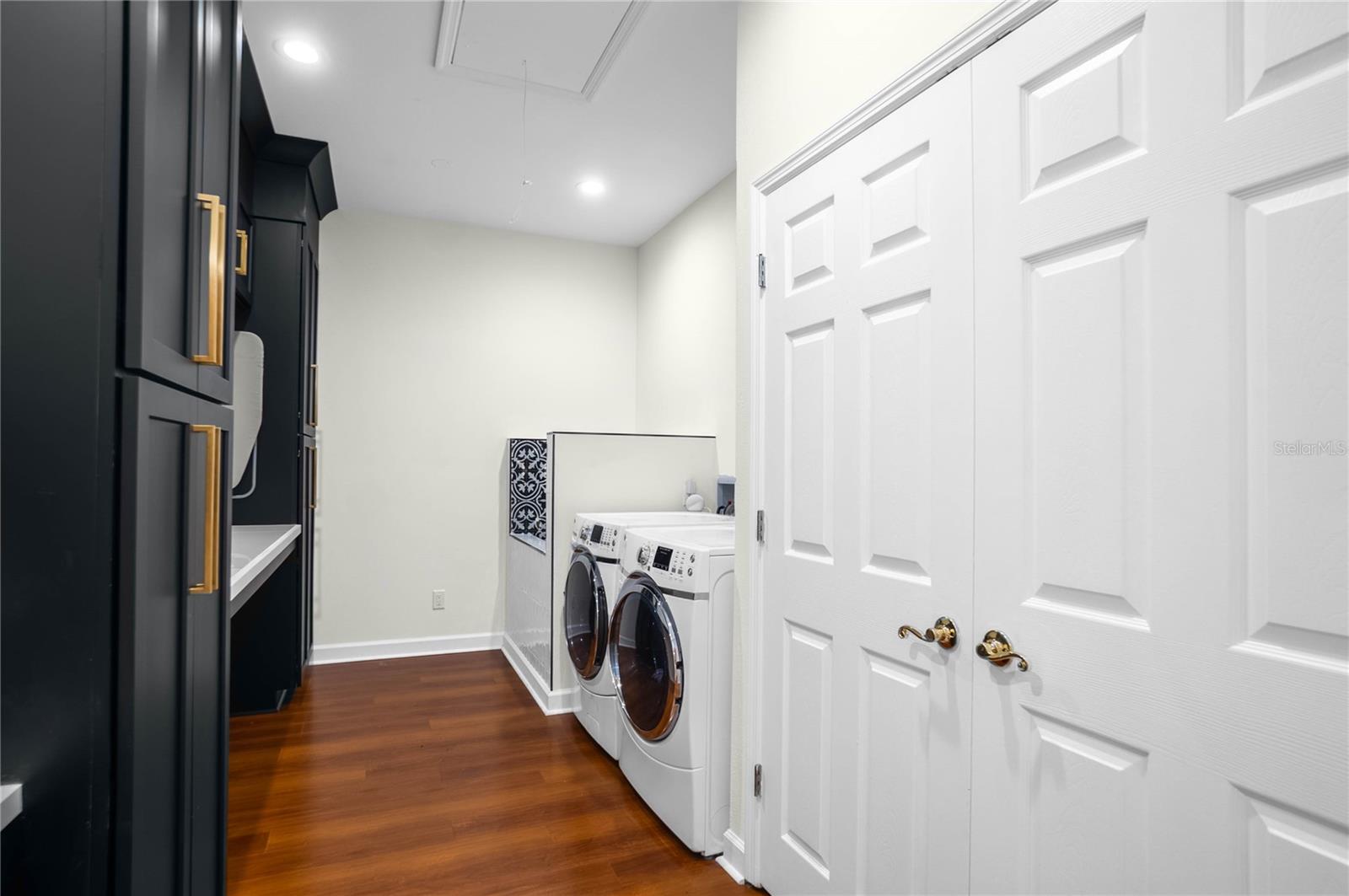 SWEETWATER POINTE - Residential