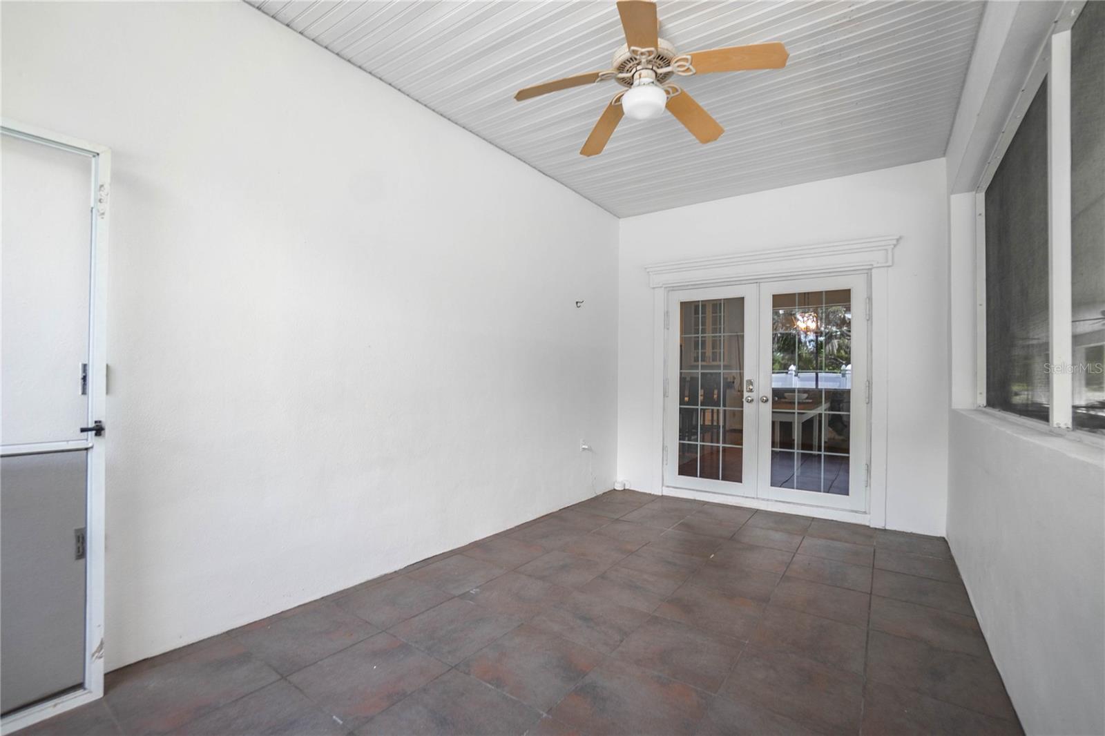 SWEETWATER POINTE - Residential