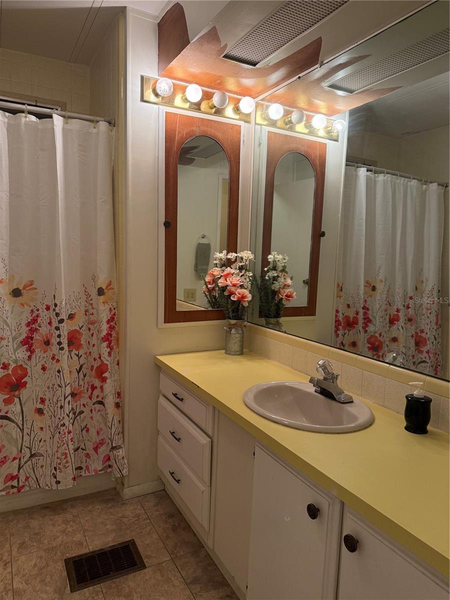 CONTINENTAL CAMPER RESORTS INC - Residential