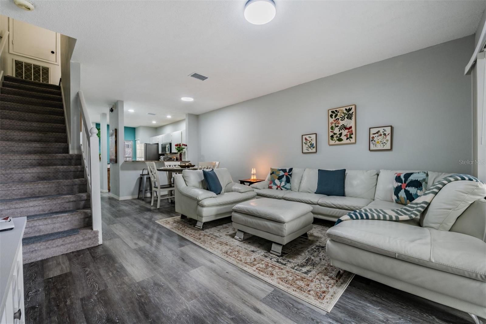 HUNTERS KEY TWNHMS AT NORT - Residential