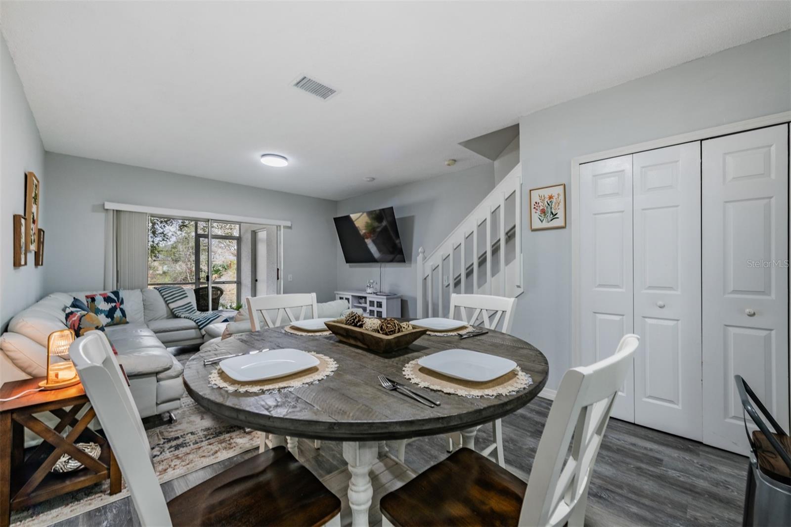 HUNTERS KEY TWNHMS AT NORT - Residential