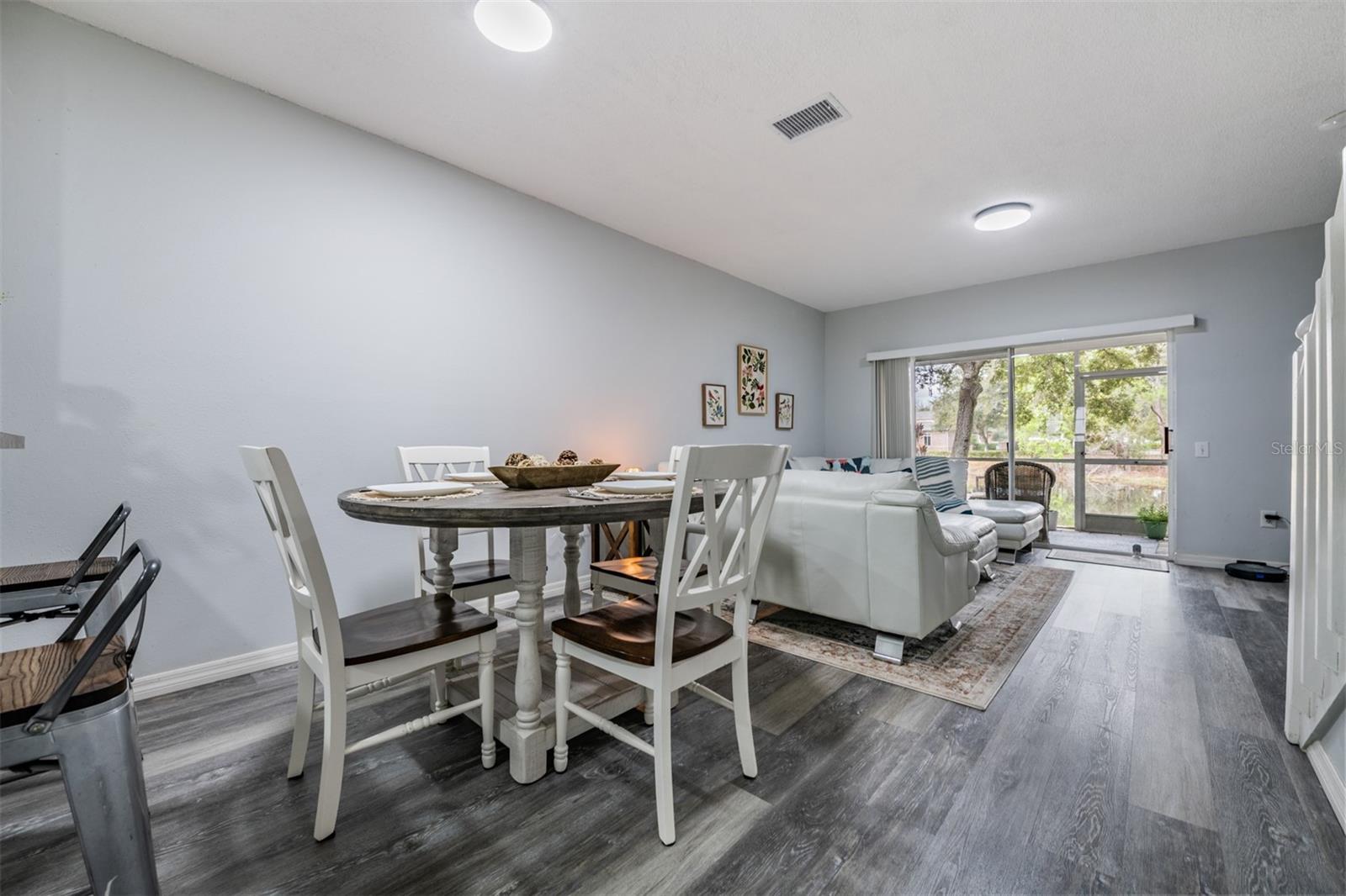 HUNTERS KEY TWNHMS AT NORT - Residential