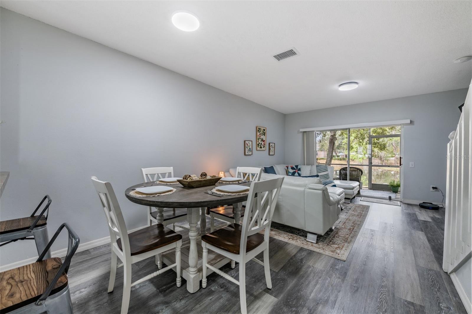 HUNTERS KEY TWNHMS AT NORT - Residential