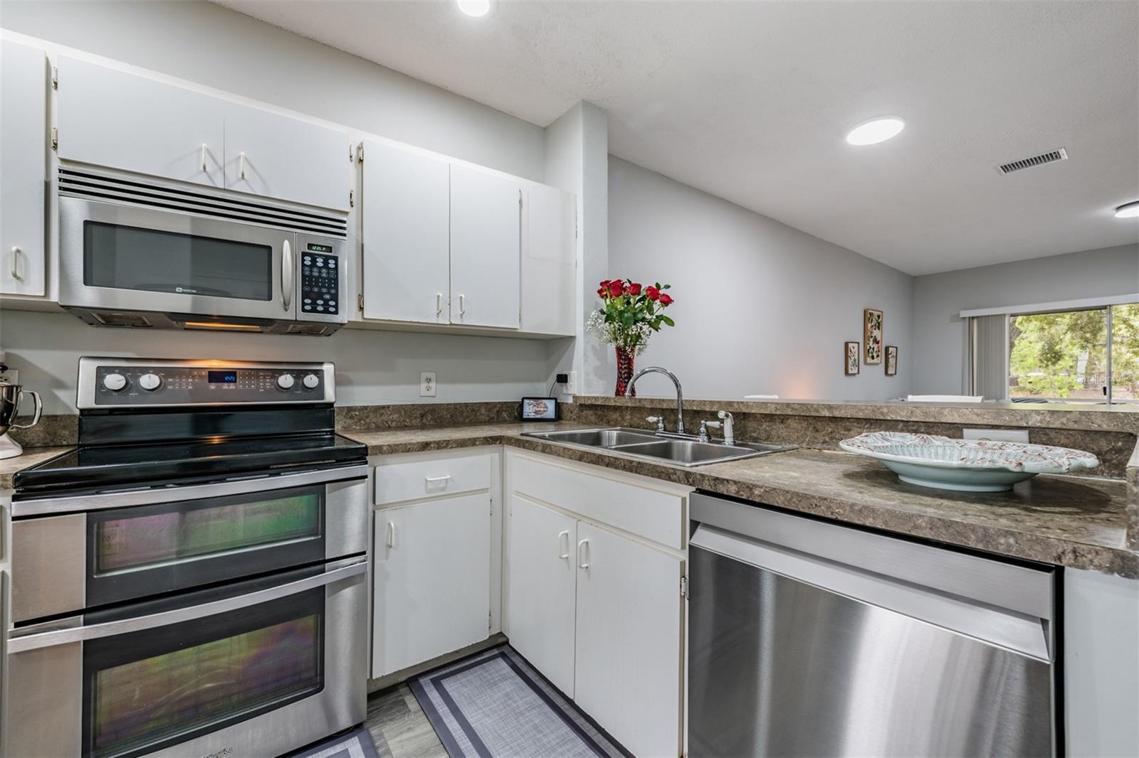 HUNTERS KEY TWNHMS AT NORT - Residential