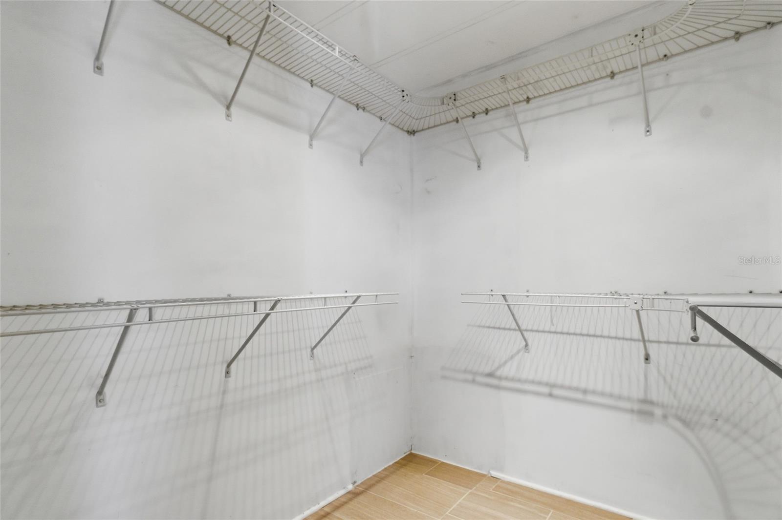 OAKS ROYAL - Residential