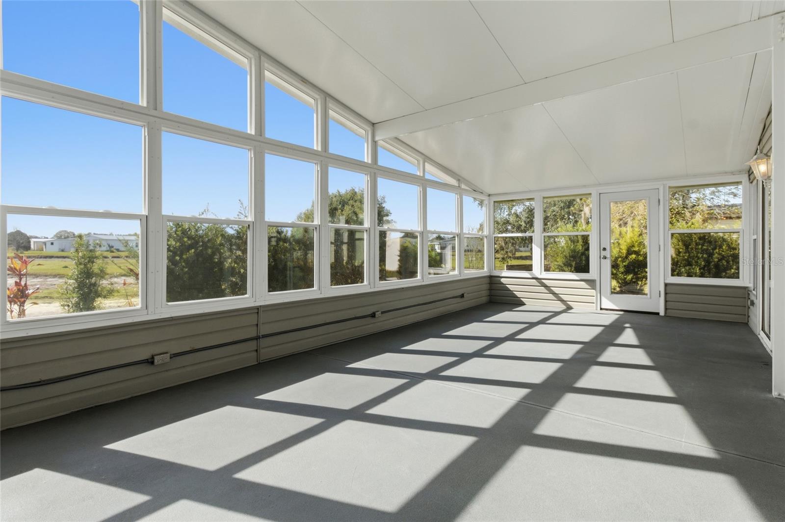 OAKS ROYAL - Residential