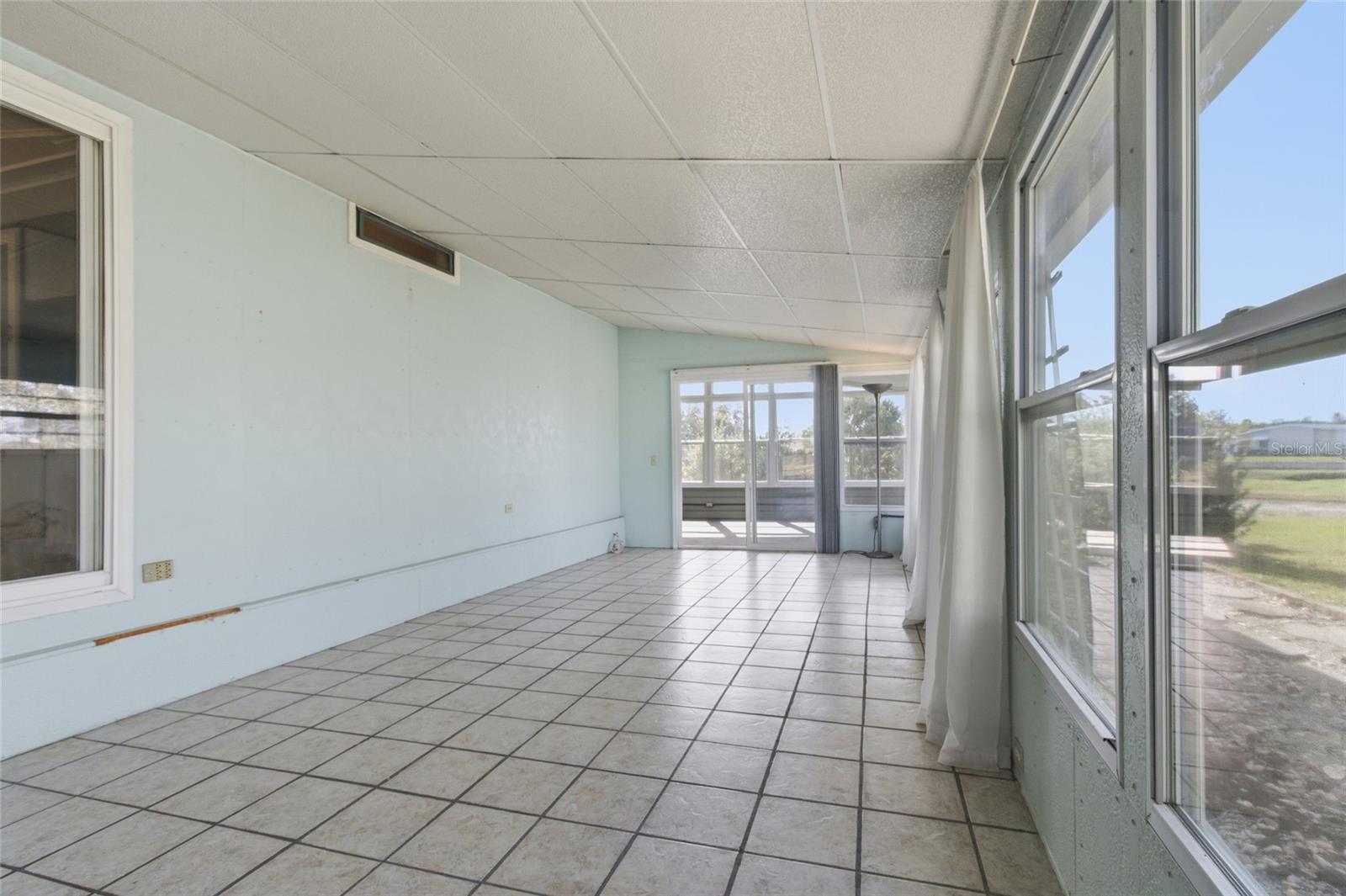 OAKS ROYAL - Residential