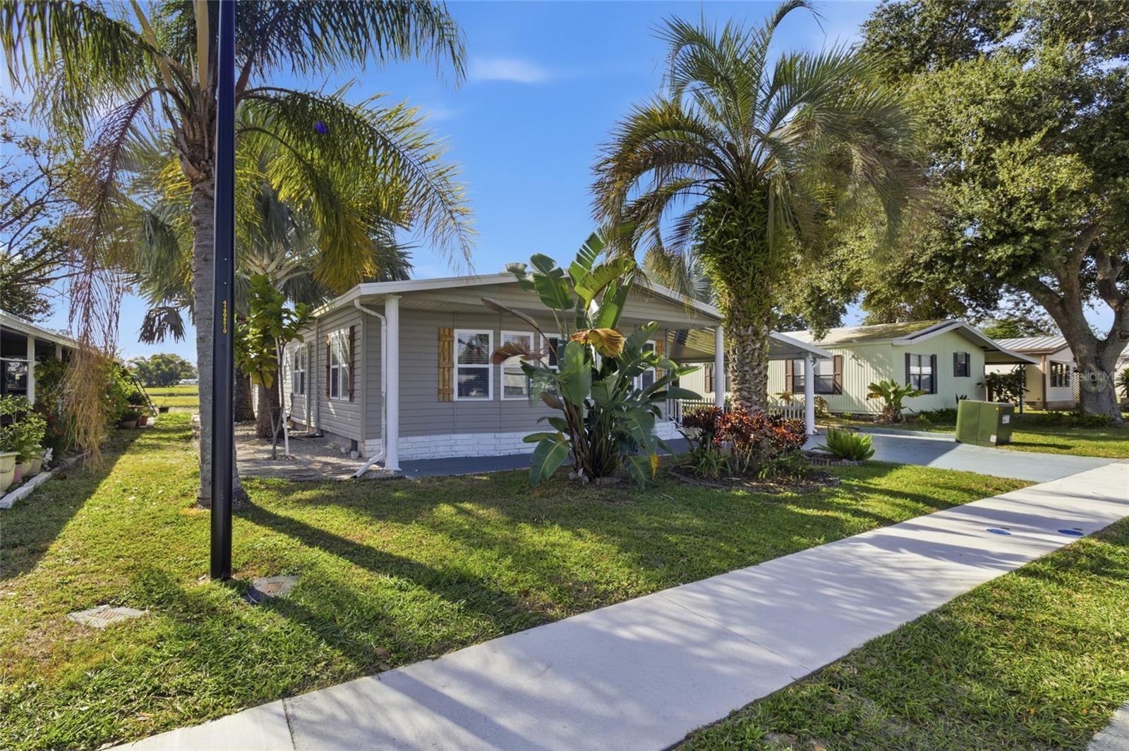 OAKS ROYAL - Residential