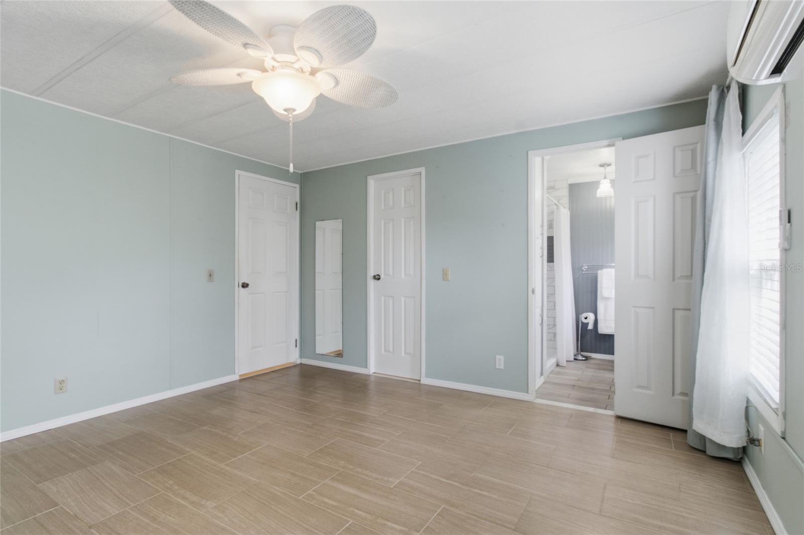 OAKS ROYAL - Residential