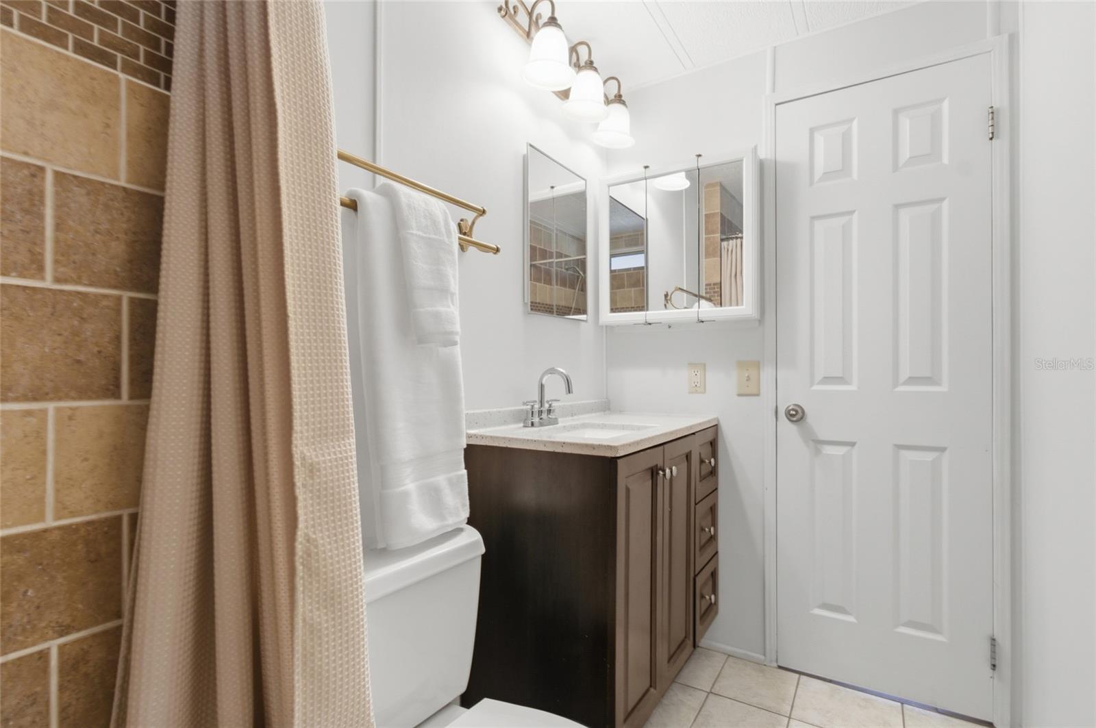 OAKS ROYAL - Residential