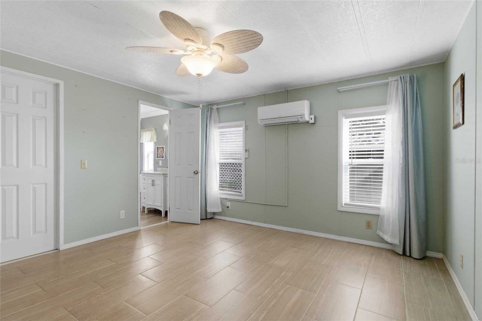 OAKS ROYAL - Residential