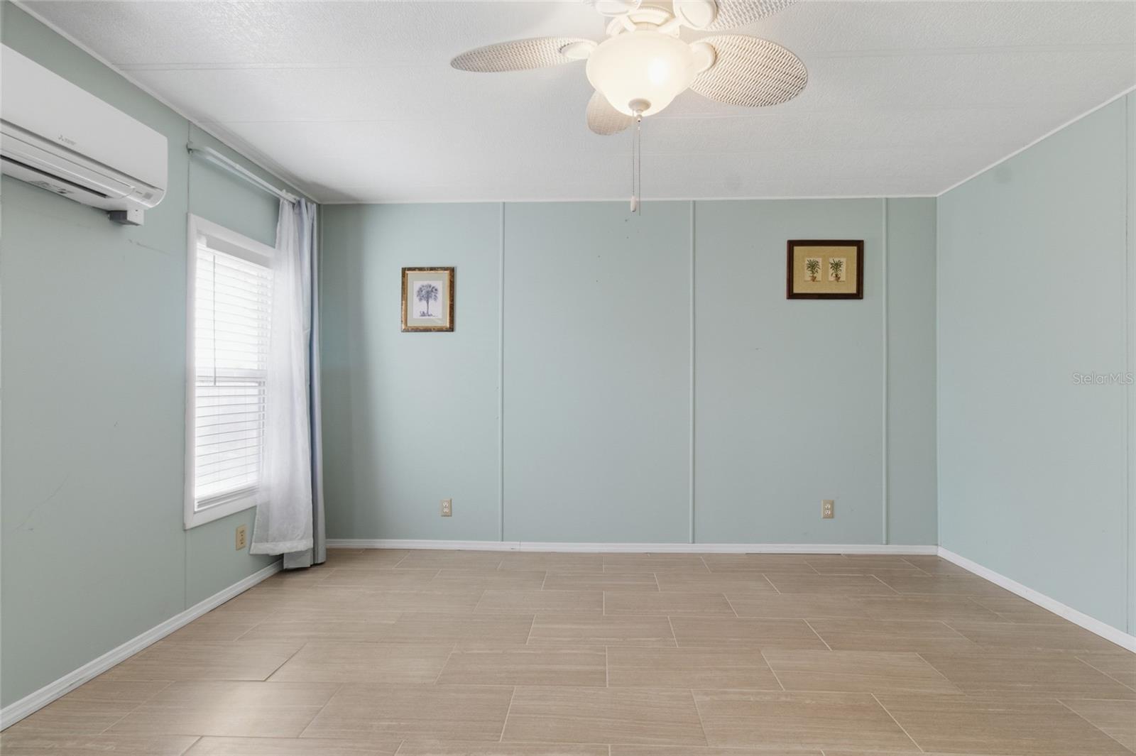 OAKS ROYAL - Residential