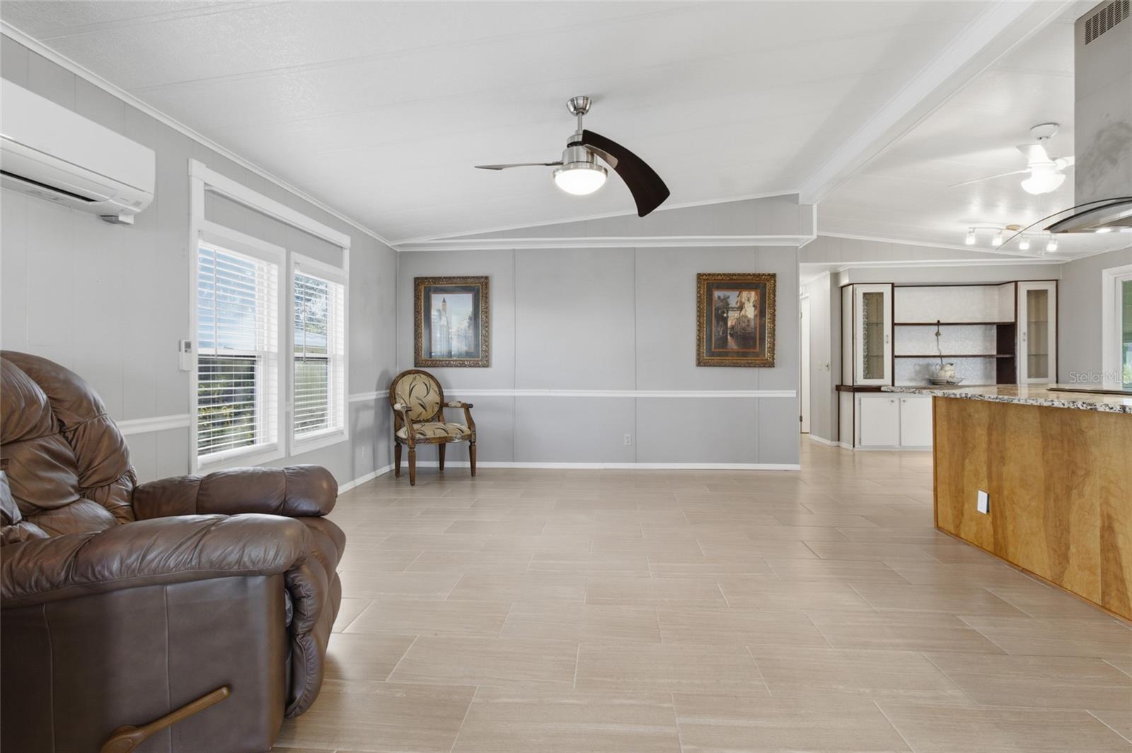 OAKS ROYAL - Residential