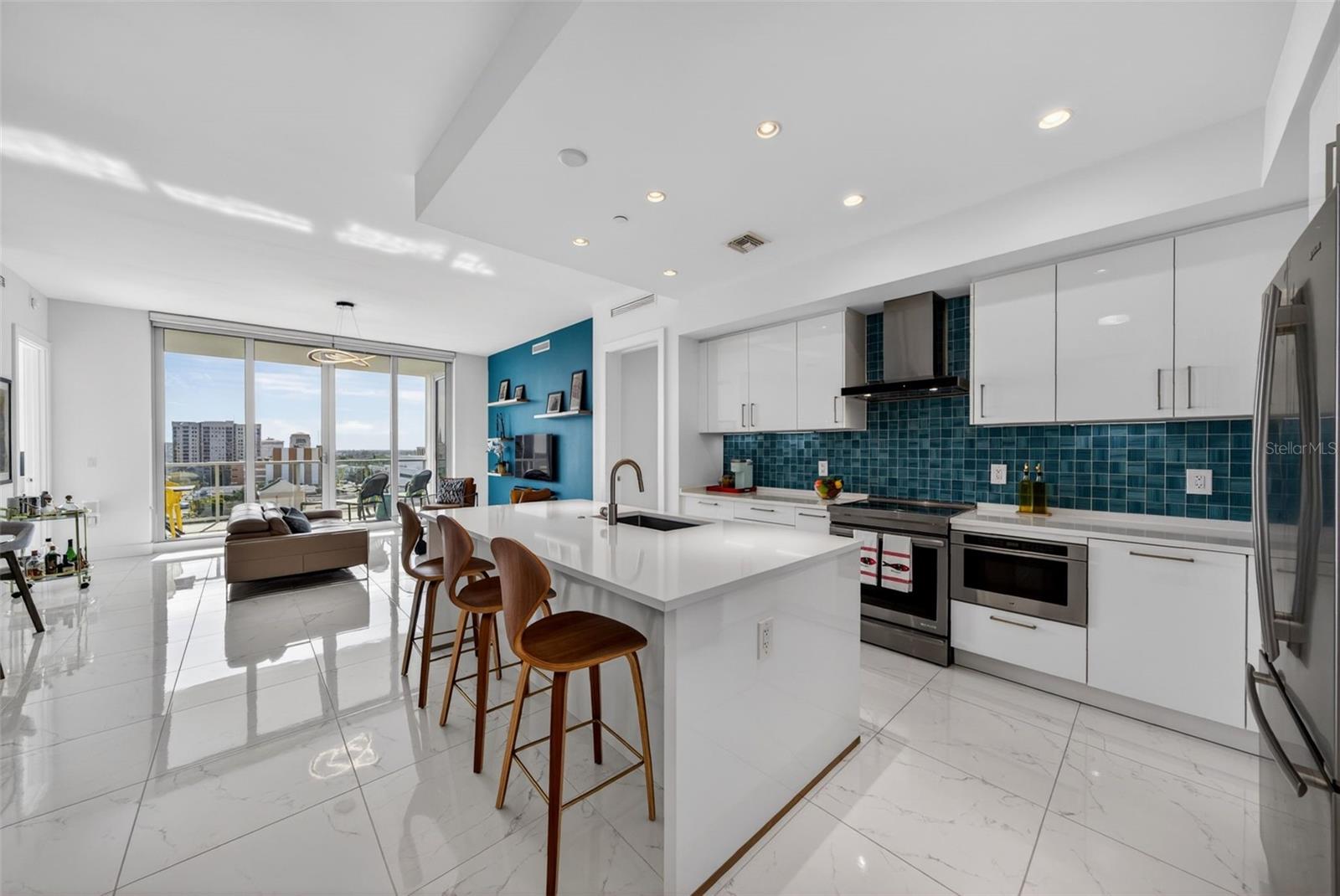 111 S PINEAPPLE AVENUE 904