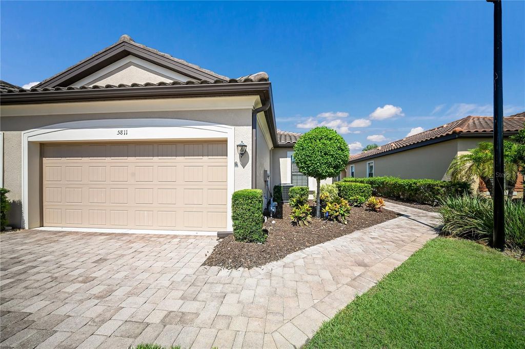 Photo of 5811 Cavano Drive, Sarasota, FL 34231 (MLS # R4911277)