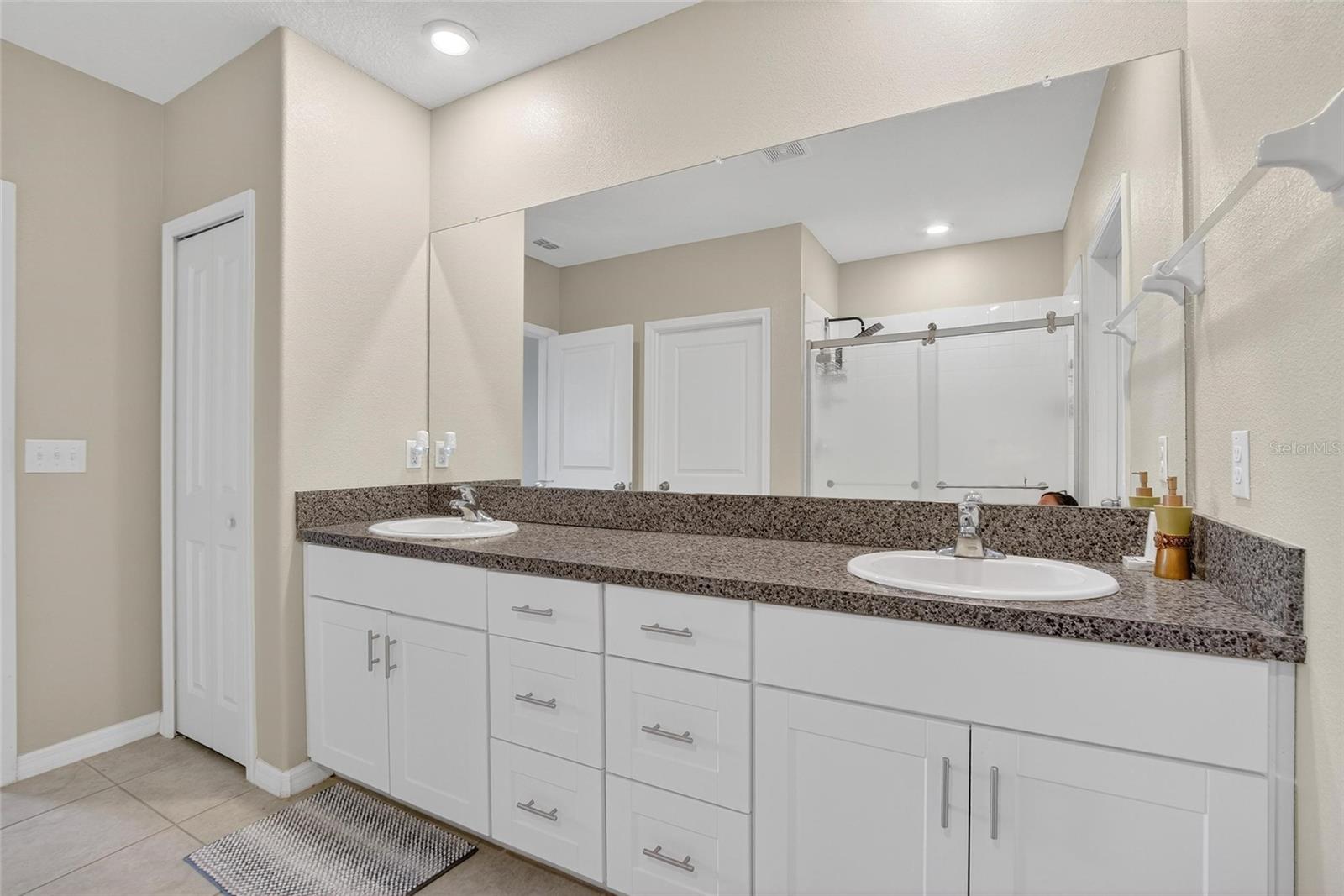 EPPERSON NORTH VILLAGE E-2 - Residential Lease