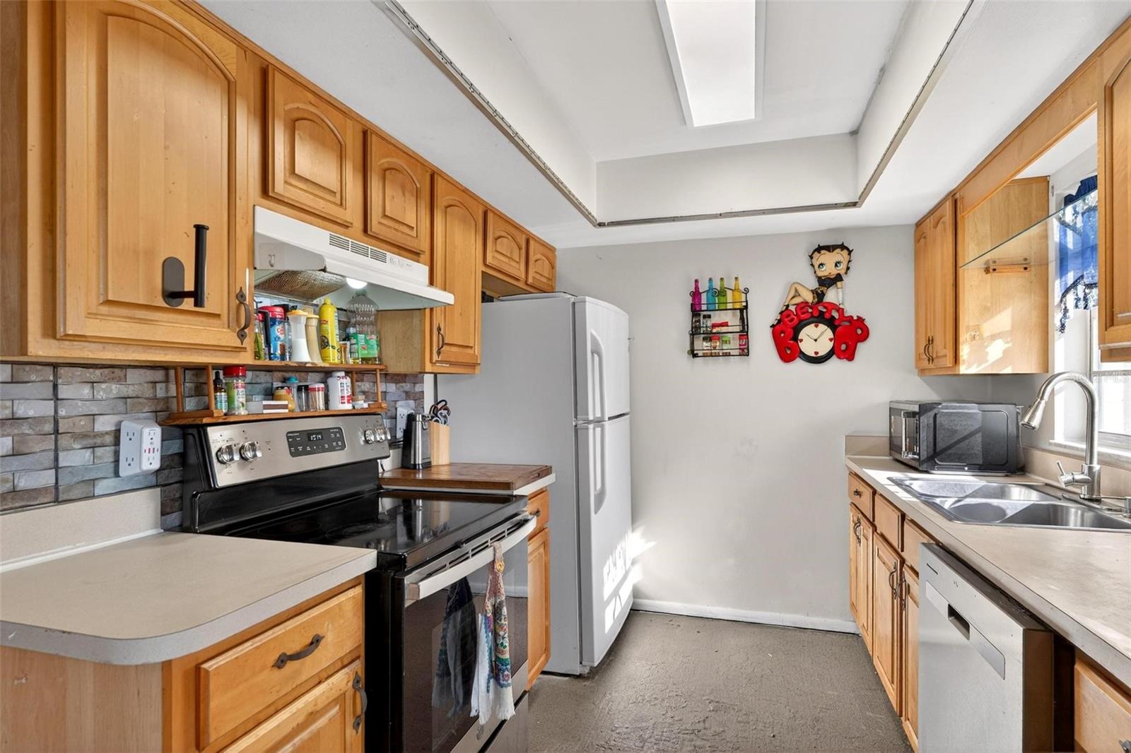 AMERICAN HERITAGE ESTATES - Residential