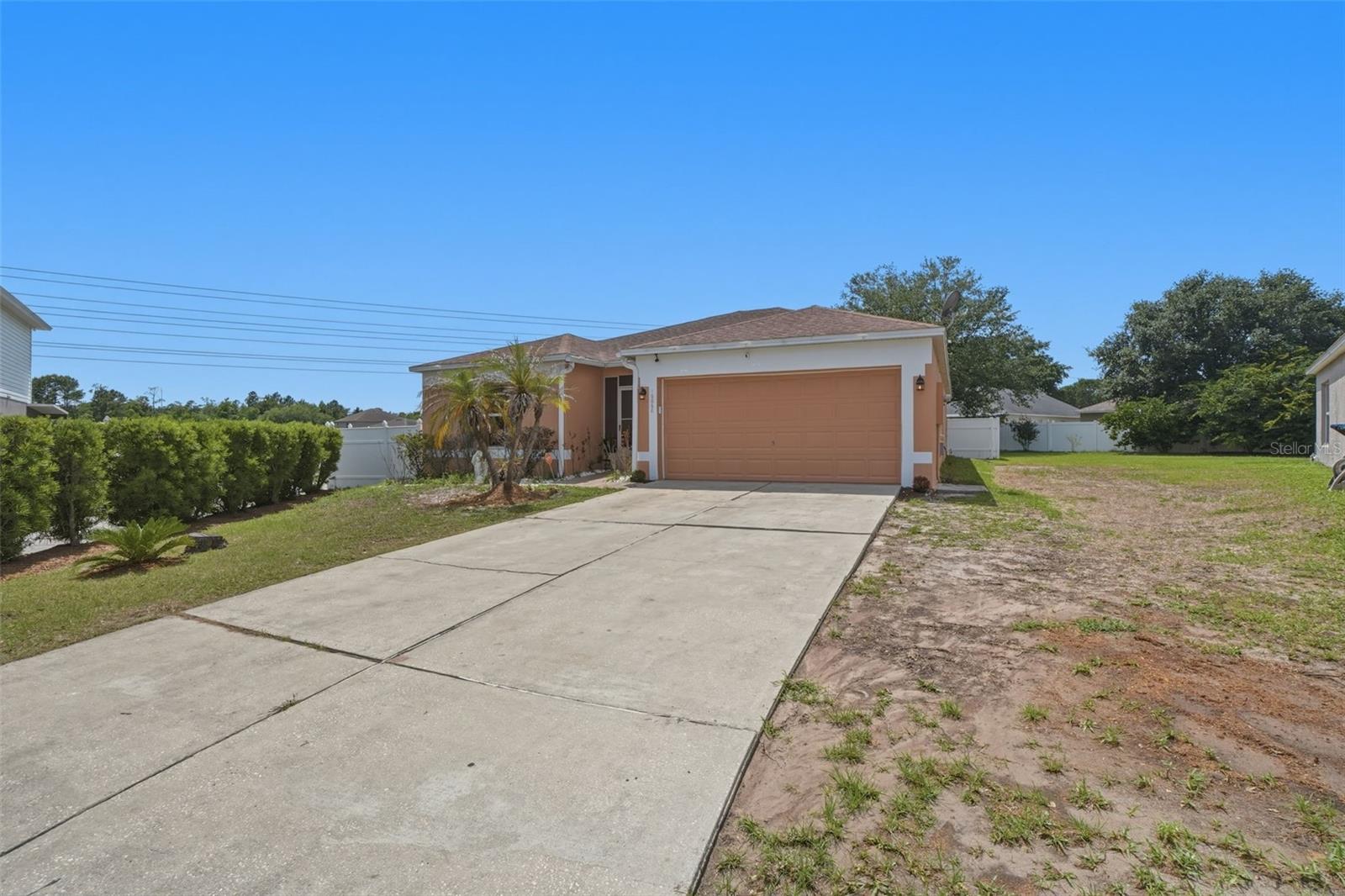 CORNER LAKE PH 01 49 49 - Residential