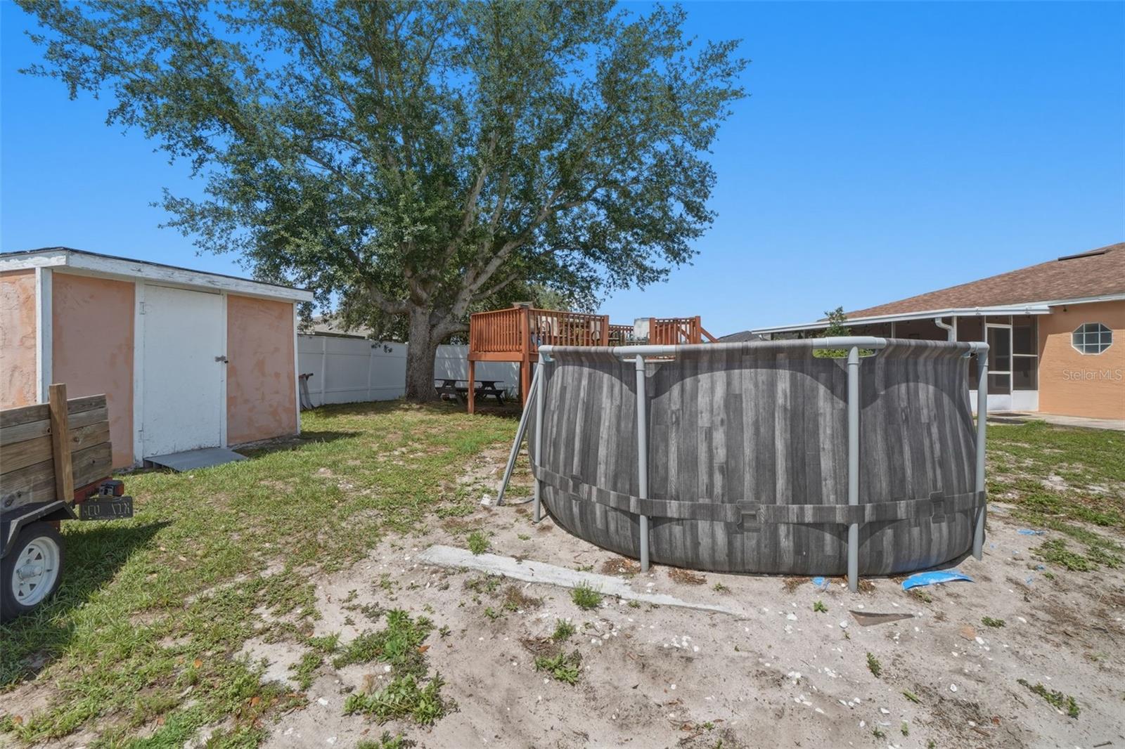 CORNER LAKE PH 01 49 49 - Residential