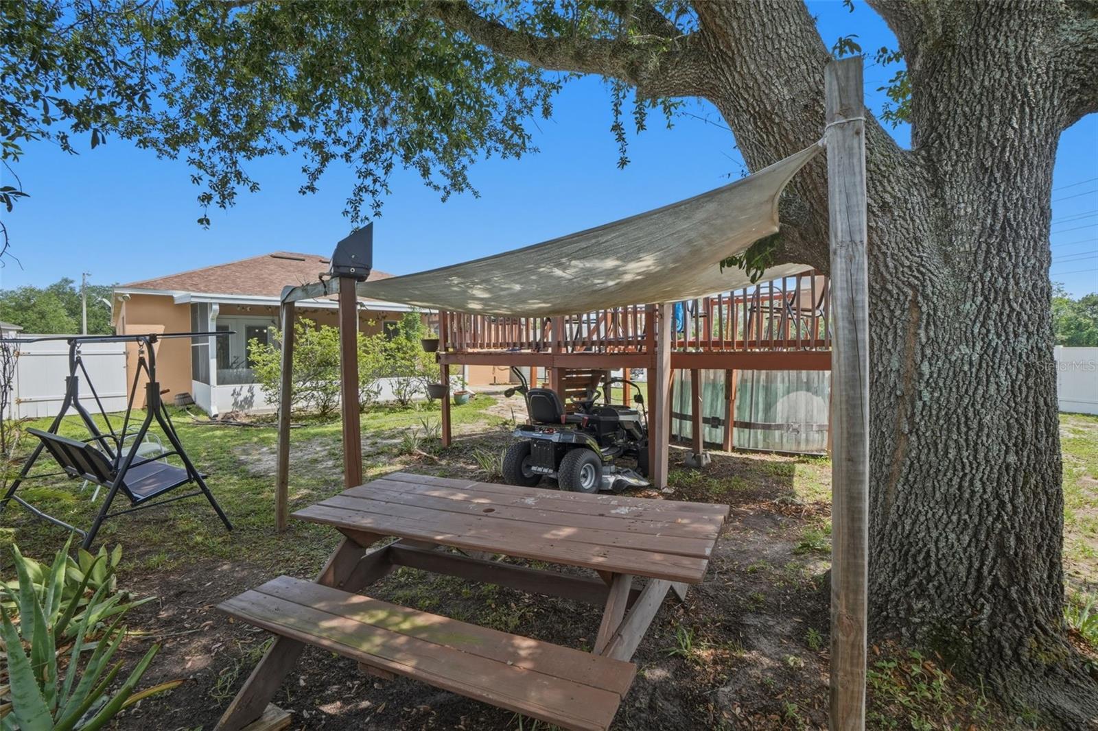 CORNER LAKE PH 01 49 49 - Residential