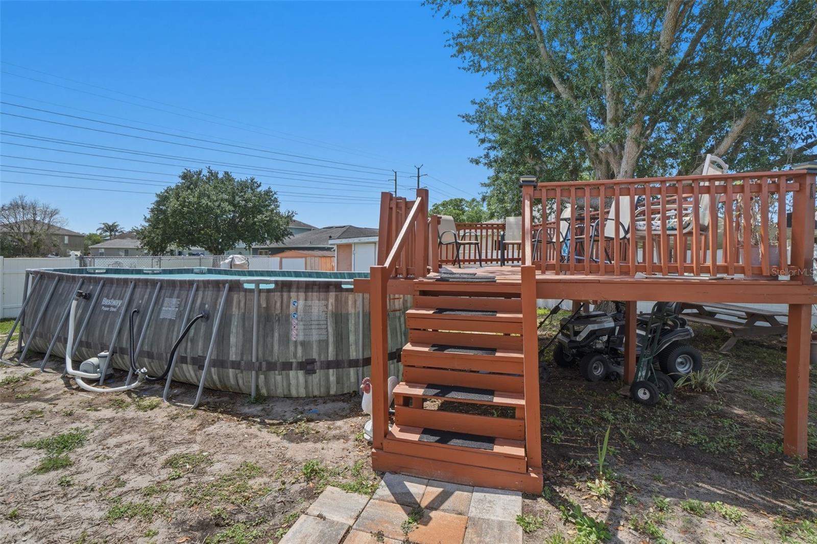 CORNER LAKE PH 01 49 49 - Residential