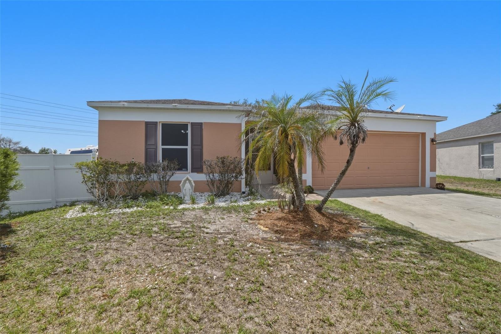 CORNER LAKE PH 01 49 49 - Residential