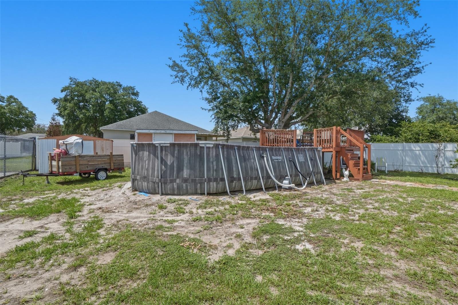 CORNER LAKE PH 01 49 49 - Residential
