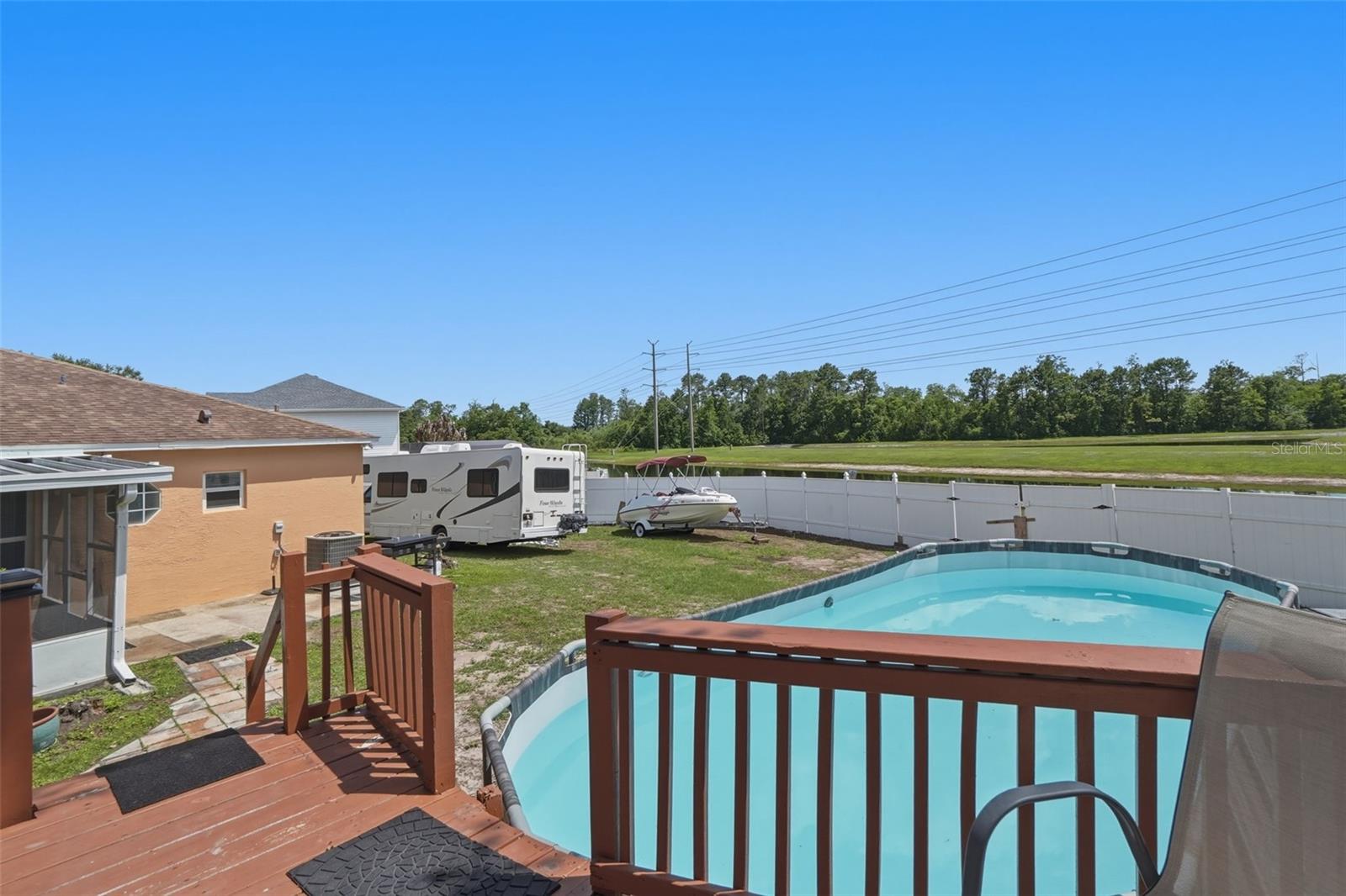 CORNER LAKE PH 01 49 49 - Residential