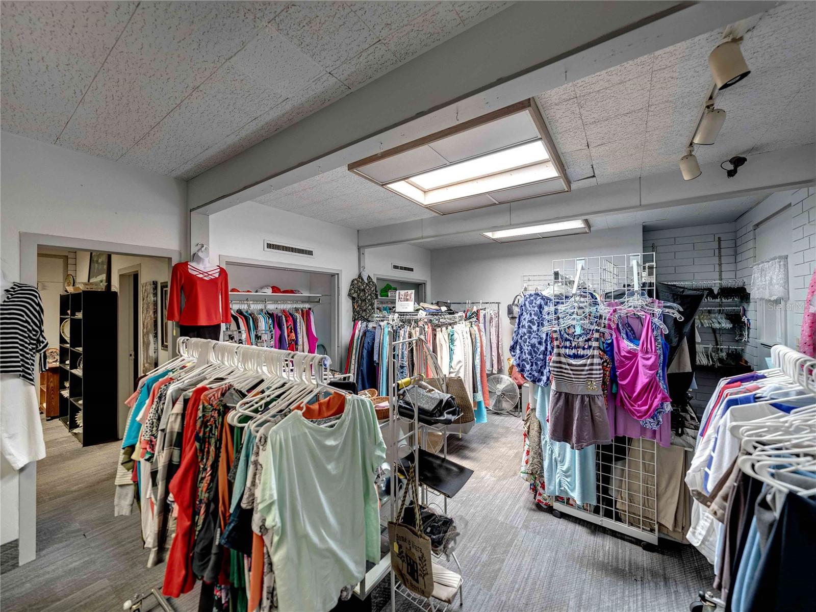 CLEVELAND HEIGHTS - Commercial Sale