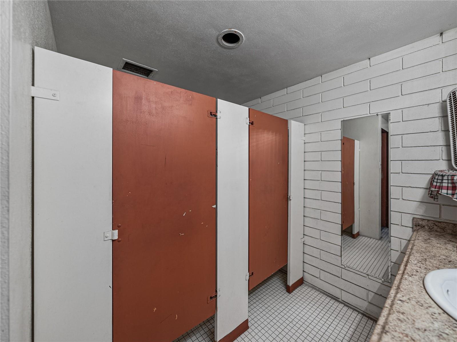 CLEVELAND HEIGHTS - Commercial Sale