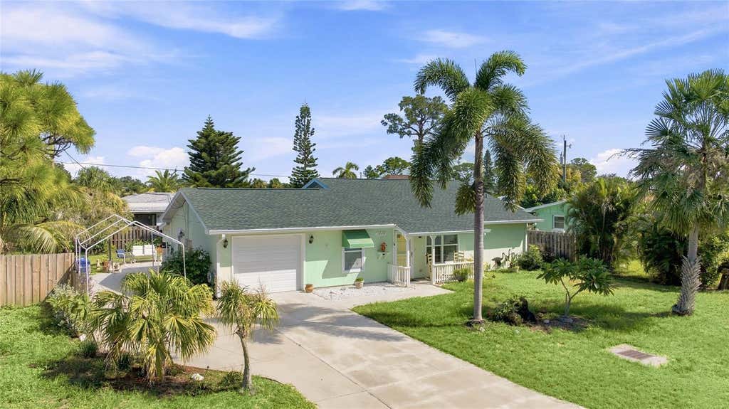 Photo of 1220 Falcon Road, Venice, FL 34293 (MLS # A4702910)