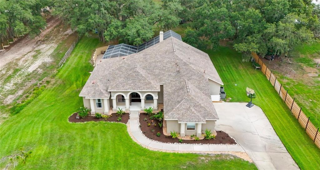 Photo of 13020 Shadow Run Boulevard, Riverview, FL 33569 (MLS # TB8527406)