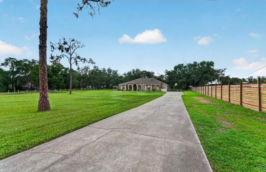Photo of 13020 Shadow Run Boulevard, Riverview, FL 33569 (MLS # TB8527406)