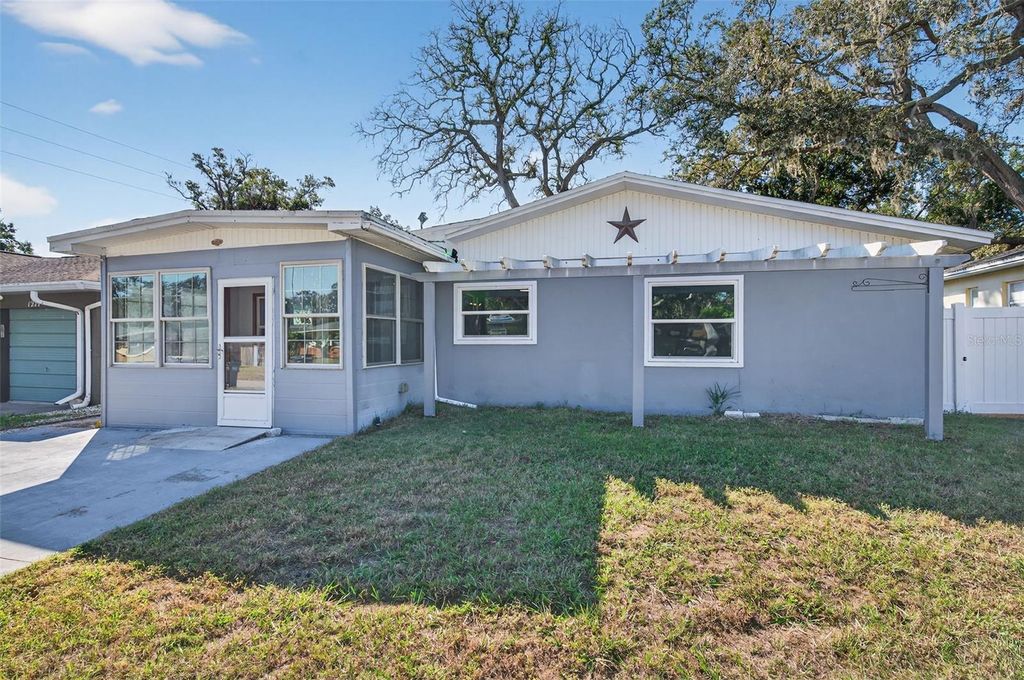 Photo of 1271 Bermuda Street, Clearwater, FL 33755 (MLS # TB8438586)