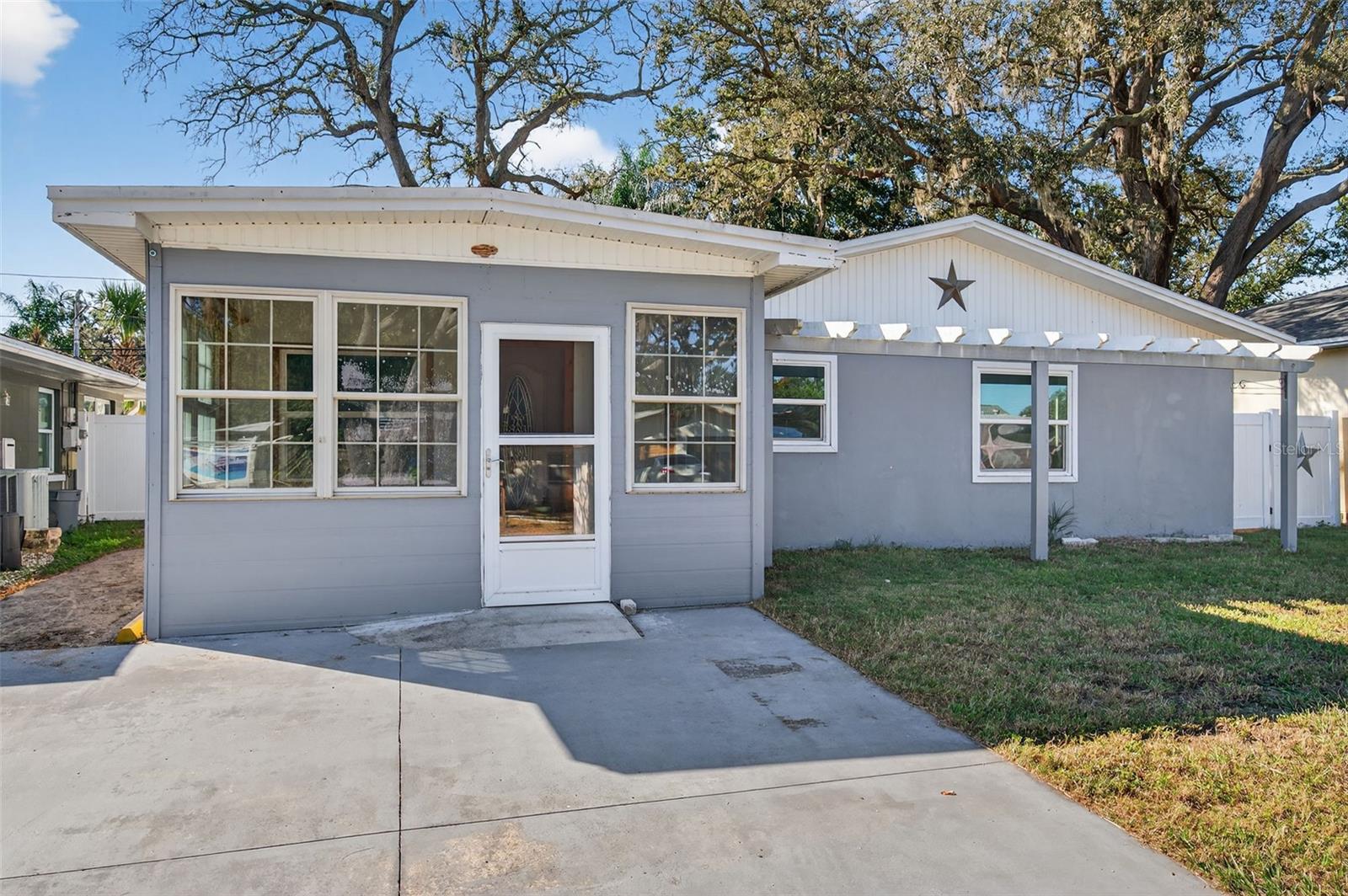 1271 BERMUDA STREET