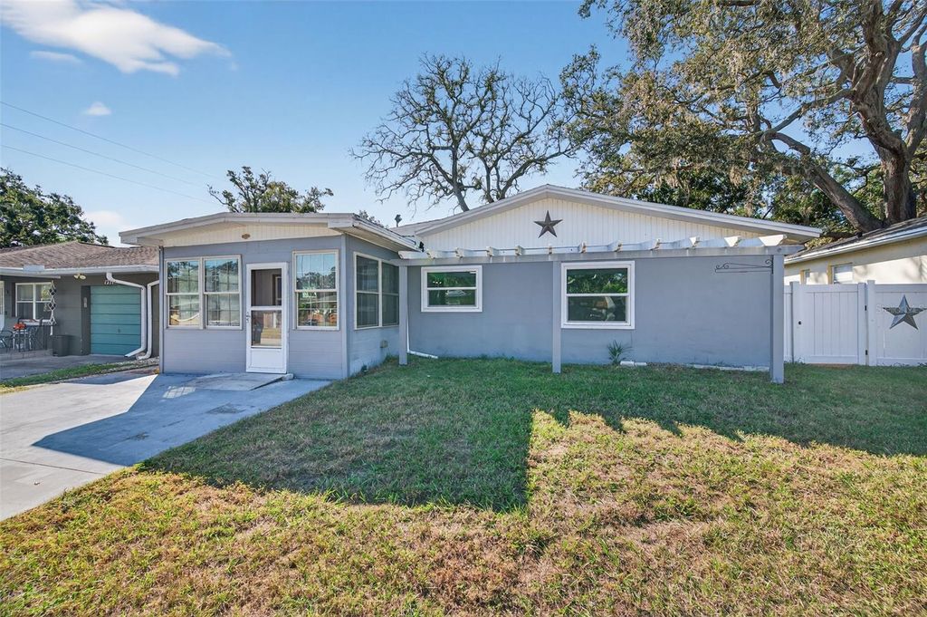 Photo of 1271 Bermuda Street, Clearwater, FL 33755 (MLS # TB8438586)