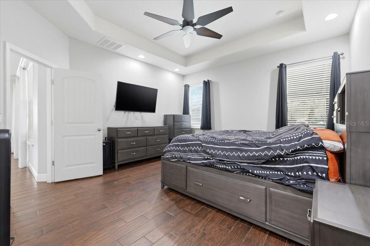 WIND MEADOWS - Residential