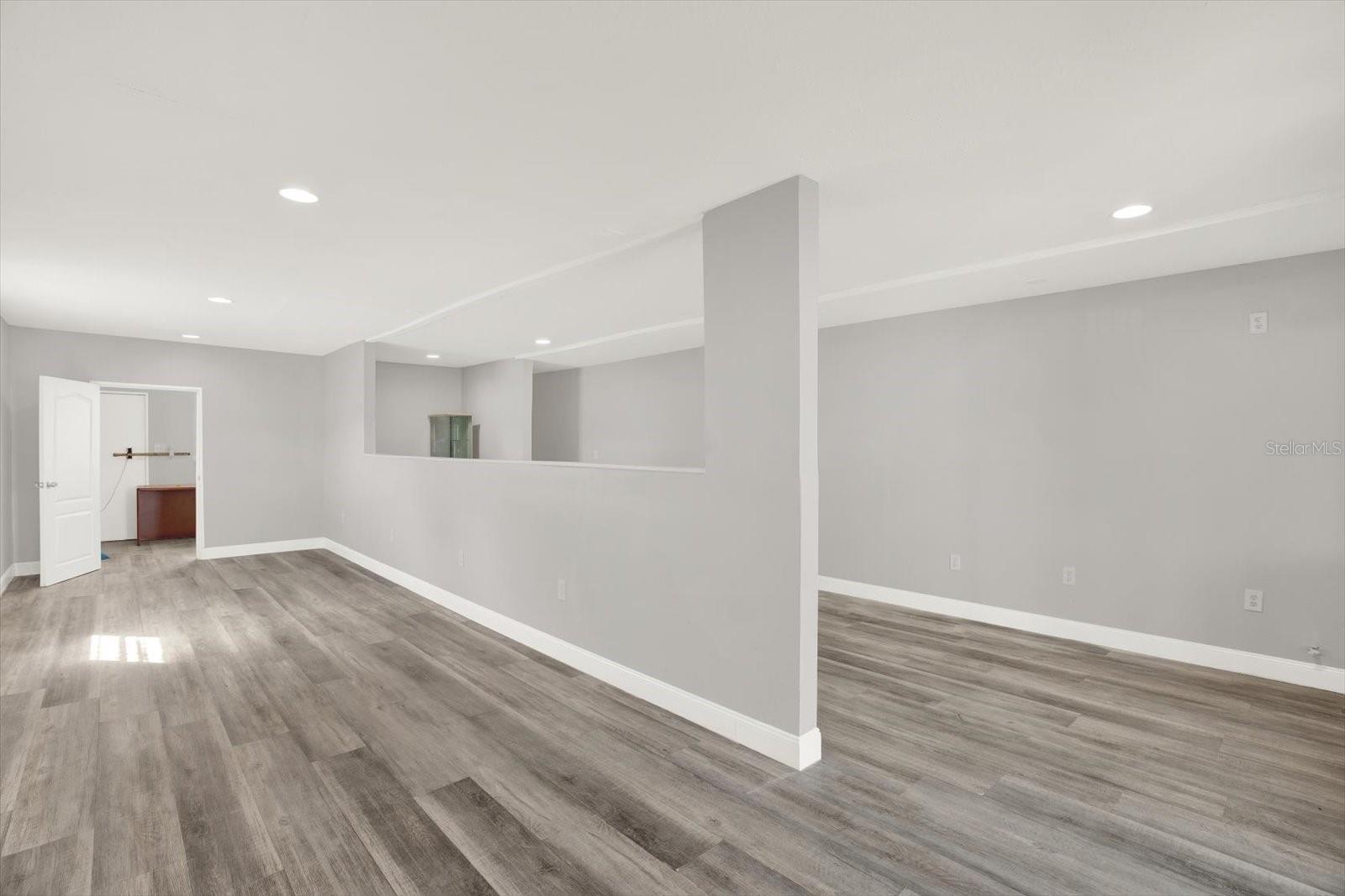 STRATHMORE - Commercial Sale