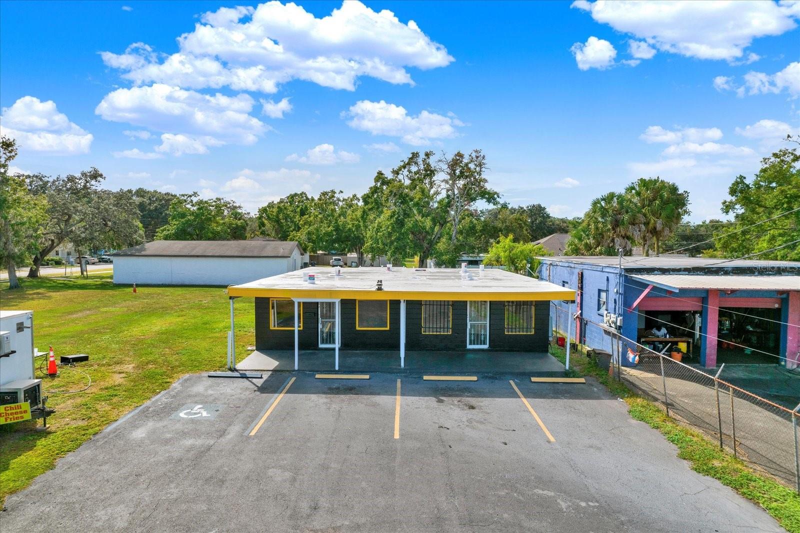 STRATHMORE - Commercial Sale