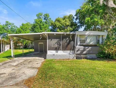 Photo of 25 Sunset Circle, Lake Alfred, FL 33850 (MLS # P4939411)