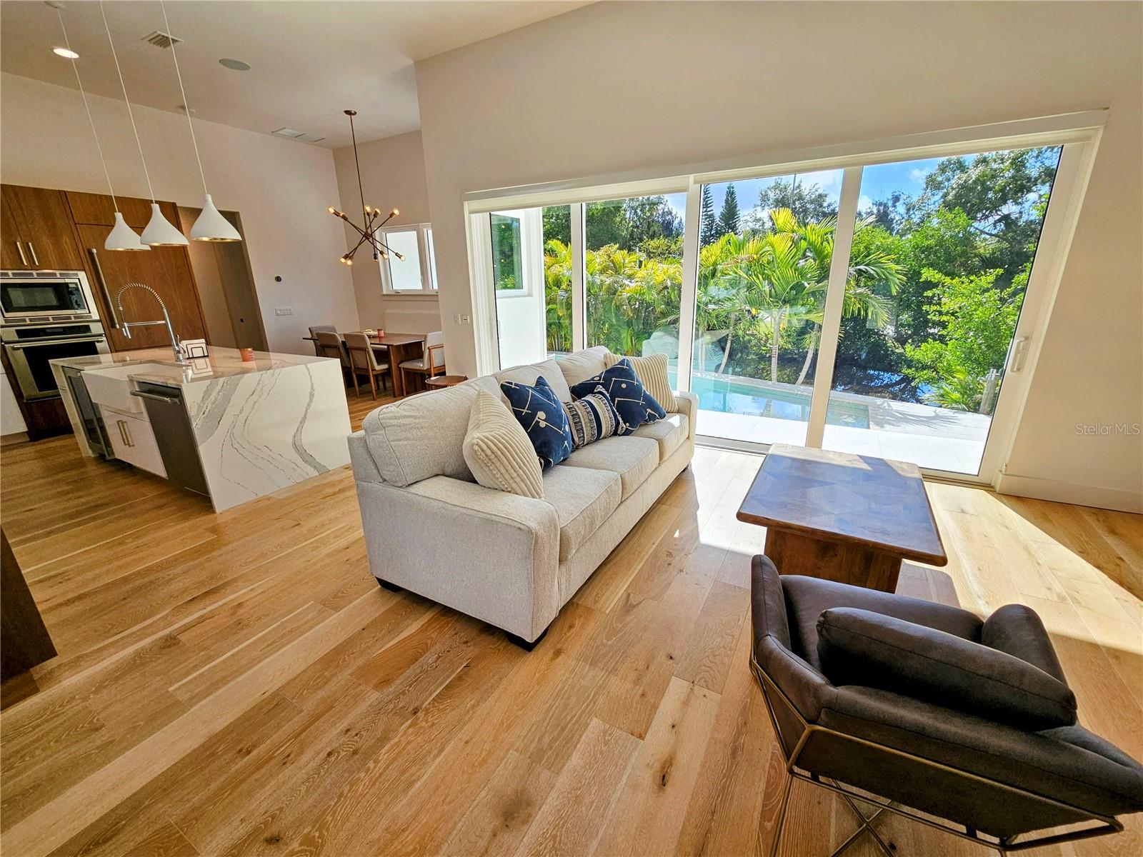 PHILLIPPI COVE - Residential Lease