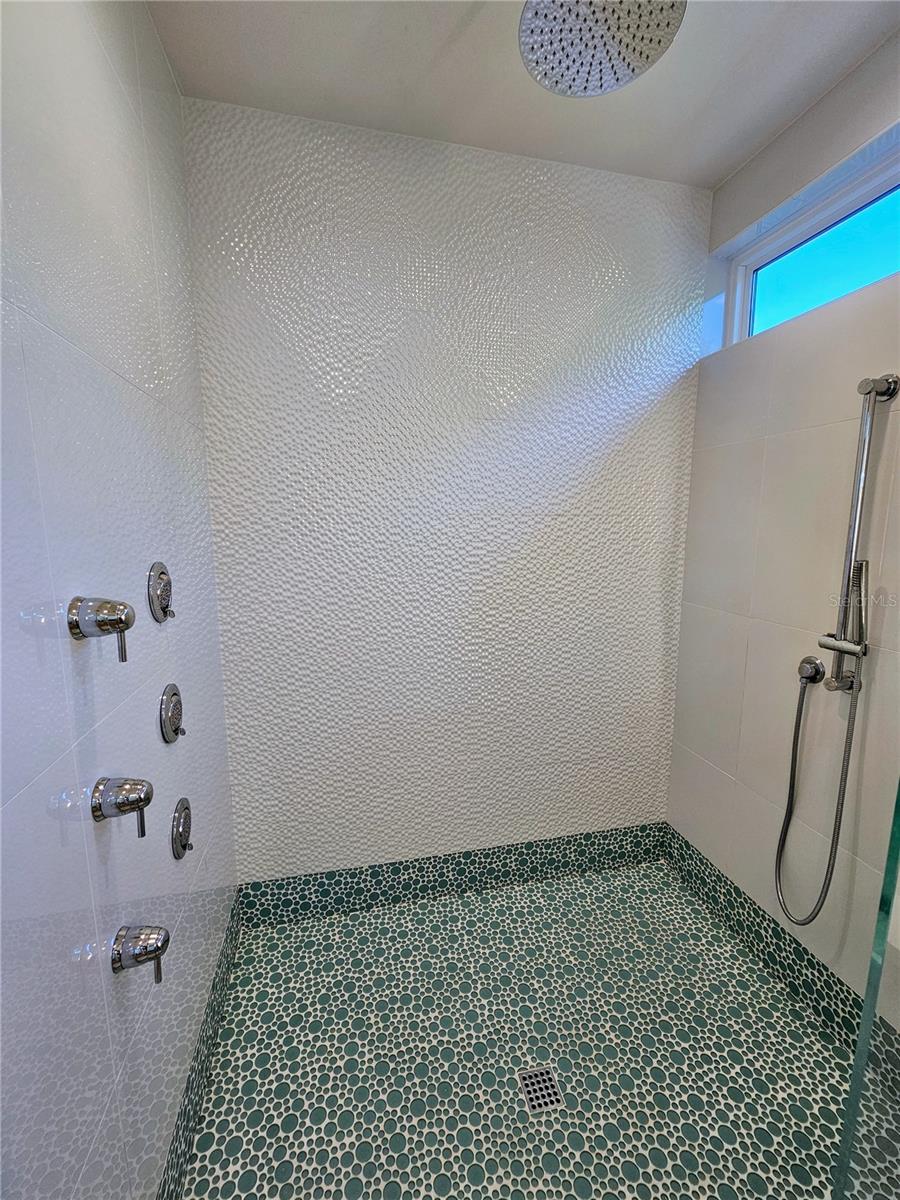 PHILLIPPI COVE - Residential Lease